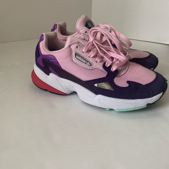 adidas Shoes - Women’s ADIDAS Tennis Shoes 8